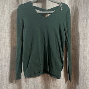 Elegant Green V-Neck Sweater